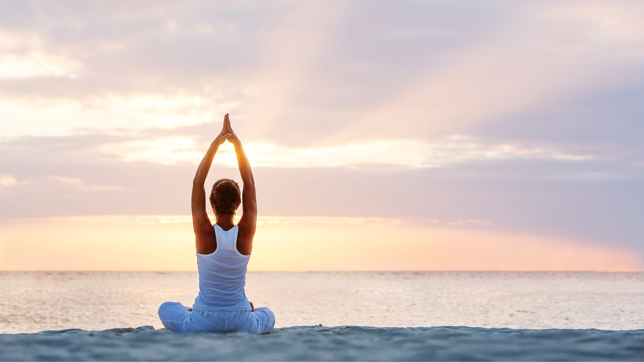 Comment concilier vacances en famille et moments pour soi (yoga, lecture, détente)