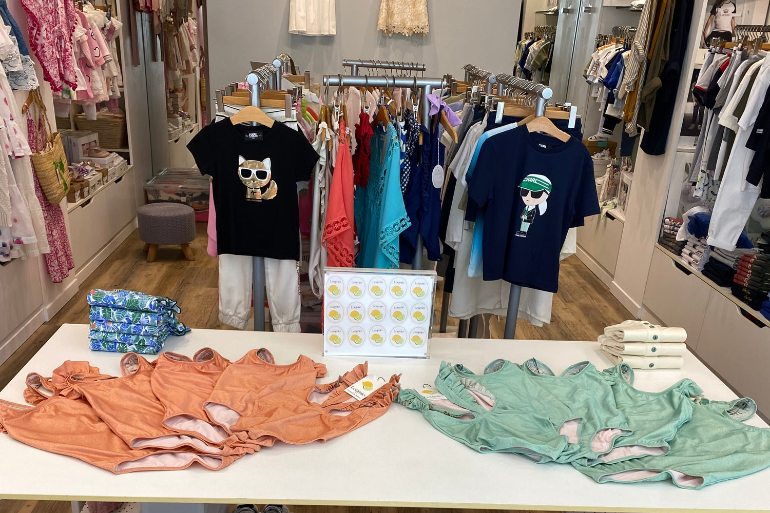 Boutique Junior St Barth, revendeur des maillots de bain anti-UV Loumio Paris à Saint Barthélémy