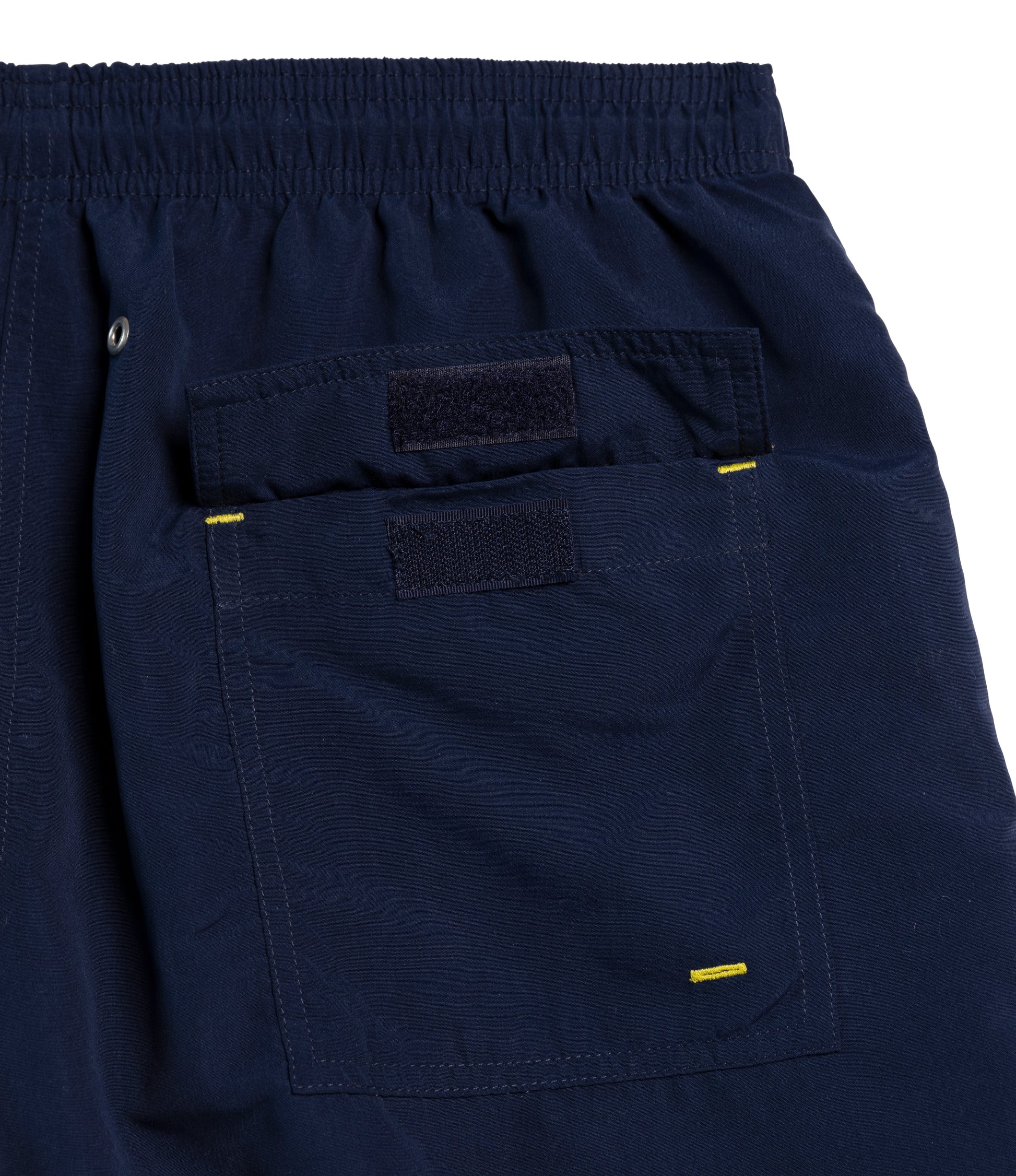 Short de bain homme Orso Deep Blue – Détail poche ouverte, Loumio Paris